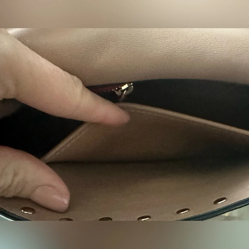 Valentino Garavani Medium Nappa Rockstud Spike Shoulder Bag - Picture 9 of 16